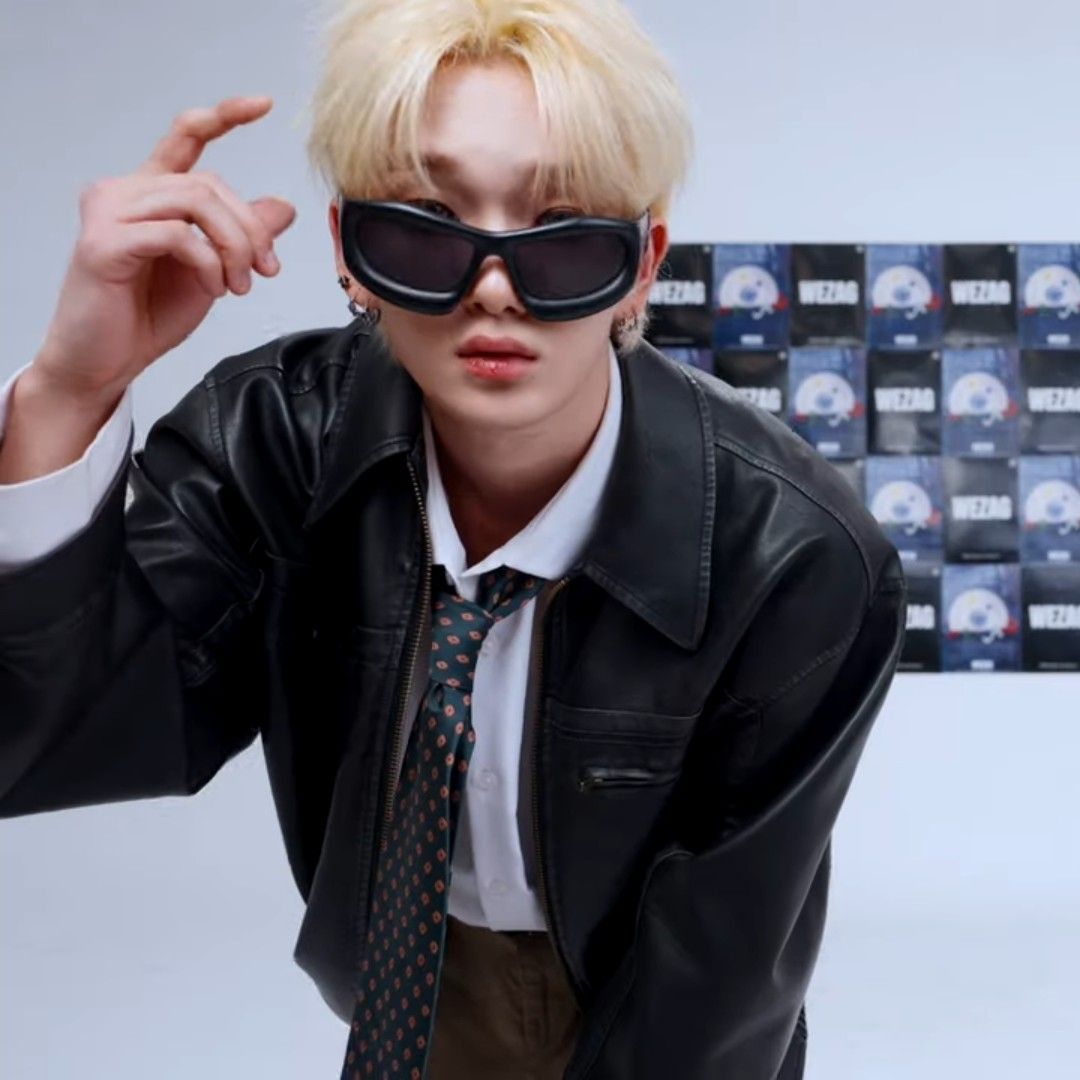 A moment captured by Junhyeok's fan