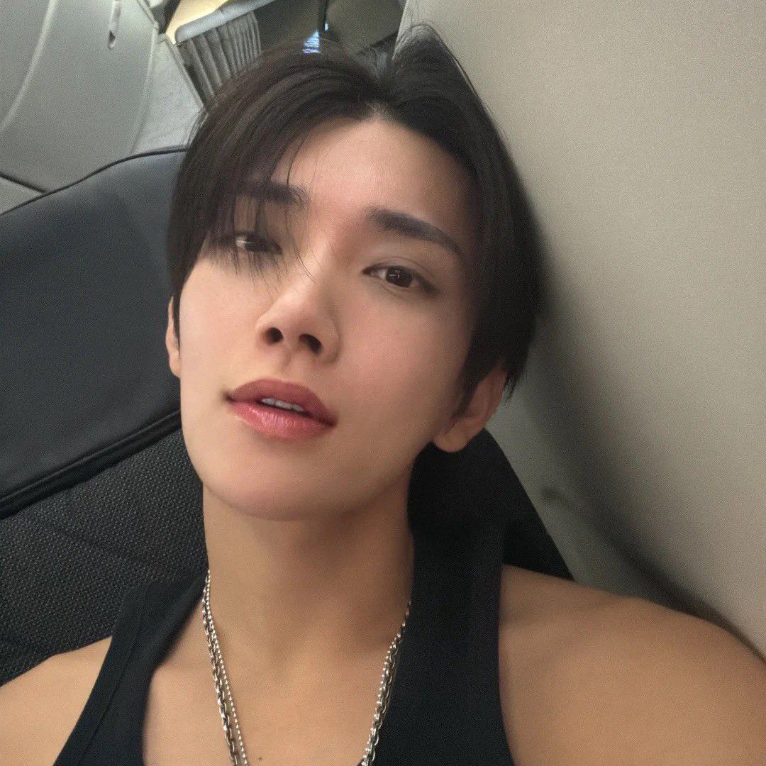 Behind-the-scenes cut of Joshua (SEVENTEEN)