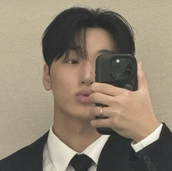 崔傘 (ATEEZ)的最新活動照片