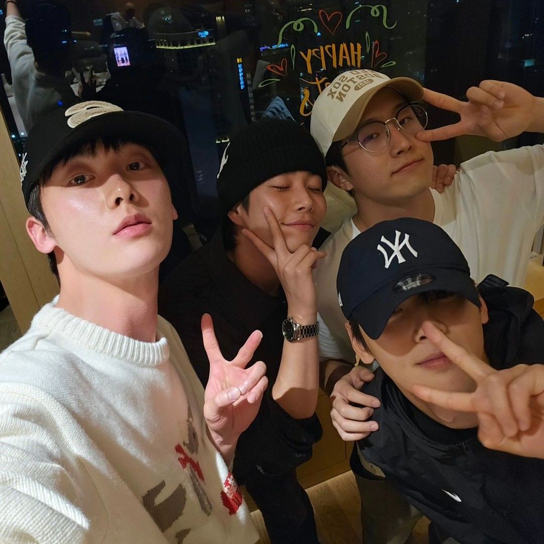 아스트로 최근 활동샷