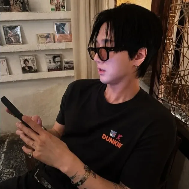 Behind-the-scenes cut of Yesung (Super Junior)