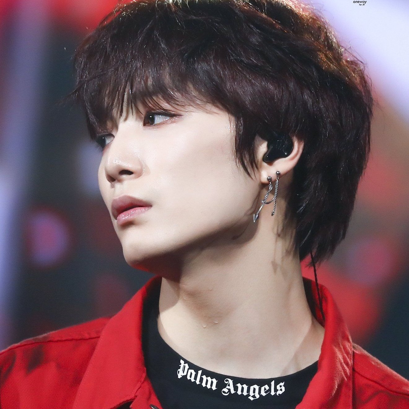 Behind-the-scenes cut of Kim Jonghyeon