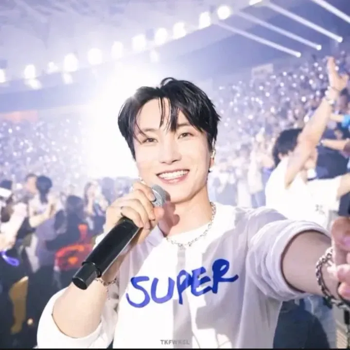 A moment captured by Super Junior's fan