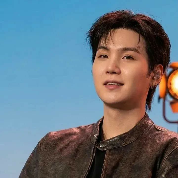 SUGA (防彈少年團)的幕後花絮