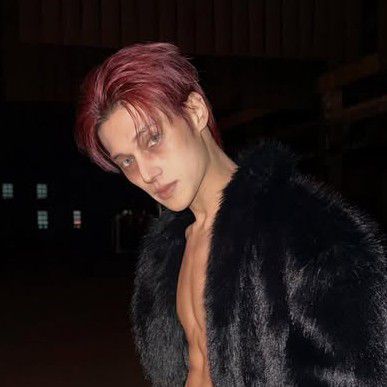 Momen yang diabadikan oleh penggemar Wooyoung (ATEEZ)