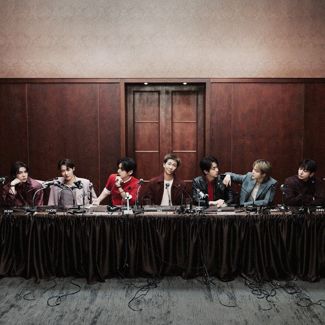 Behind-the-scenes cut of BTS