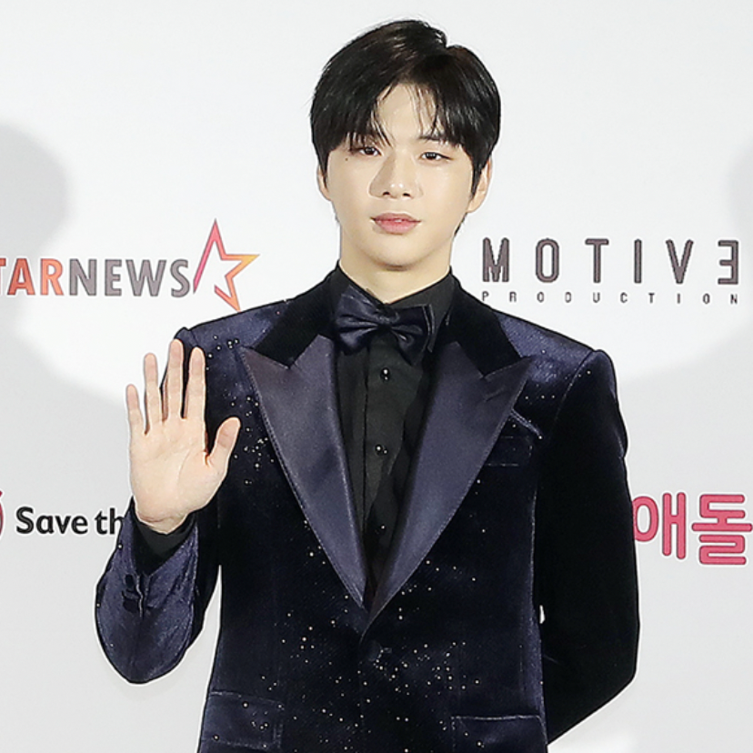 강다니엘의 비하인드 컷