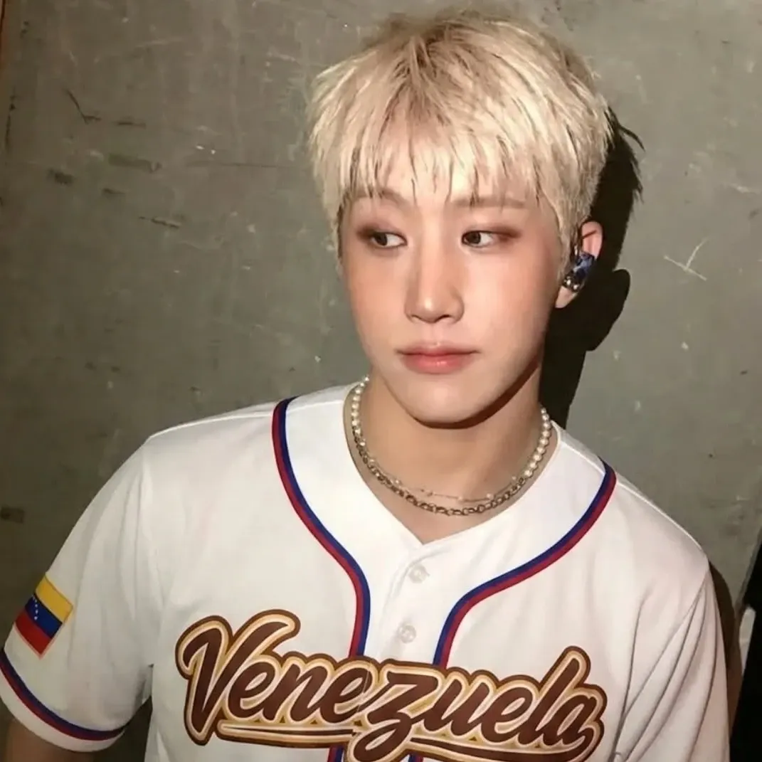 Behind-the-scenes cut of Jinjin (ASTRO)