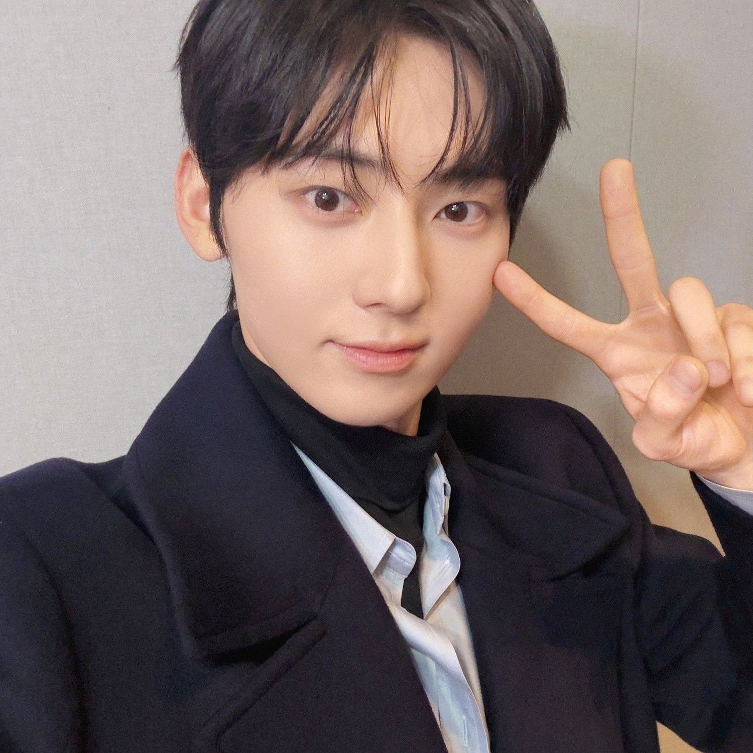 Recent activity shot of Hwang Minhyun