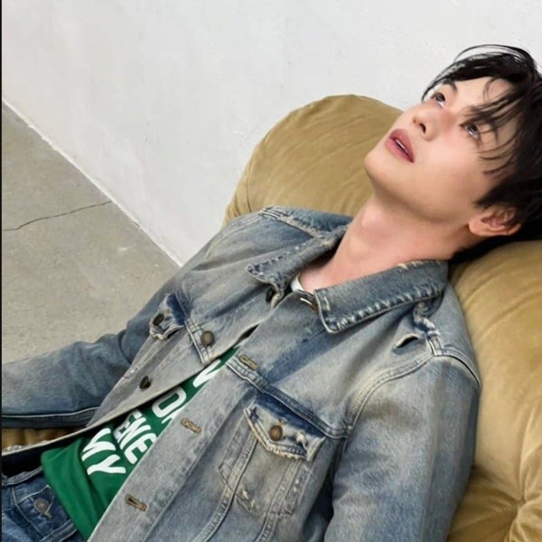 Foto perwakilan Yook Sungjae (BTOB) yang penuh pesona