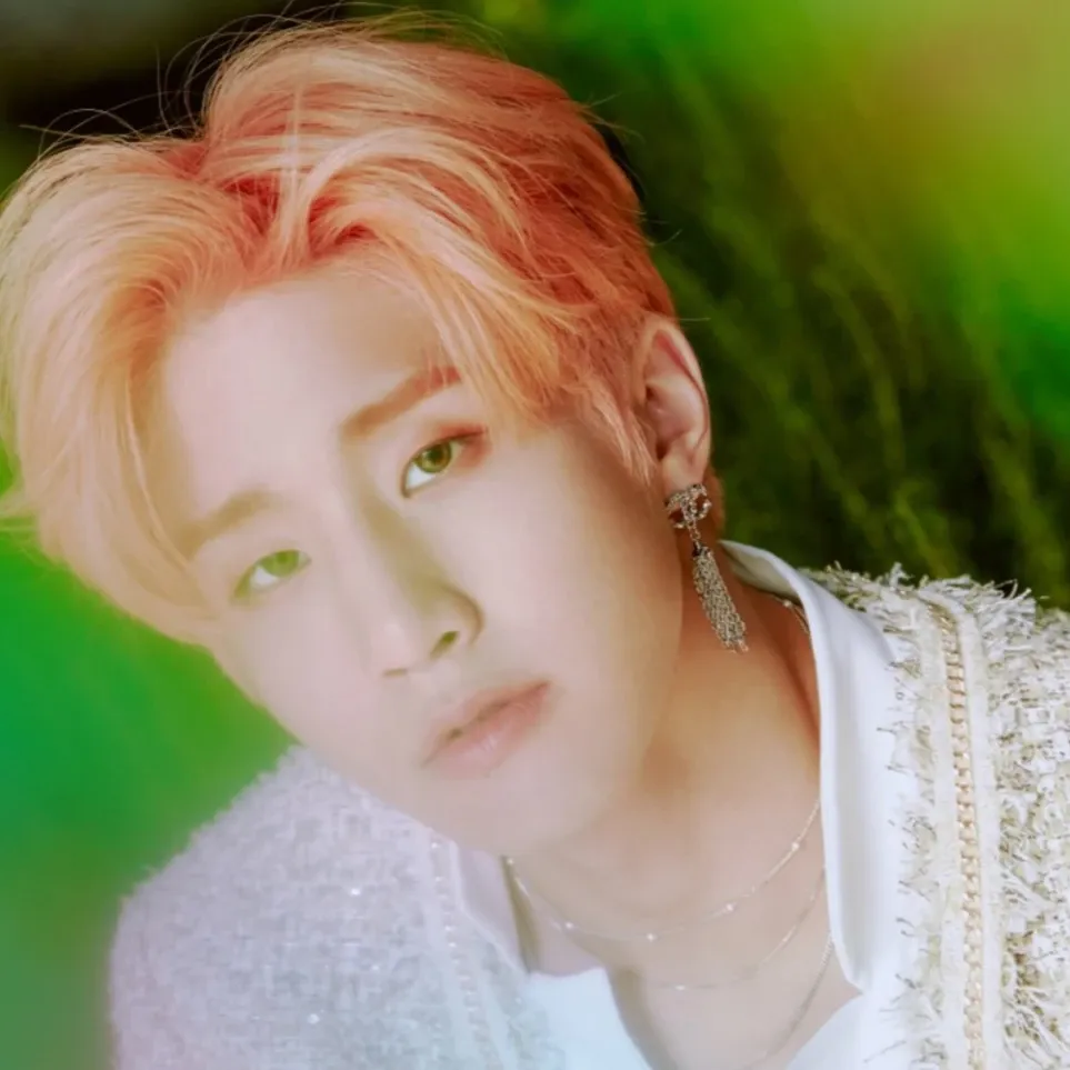 A moment captured by Jinjin (ASTRO)'s fan