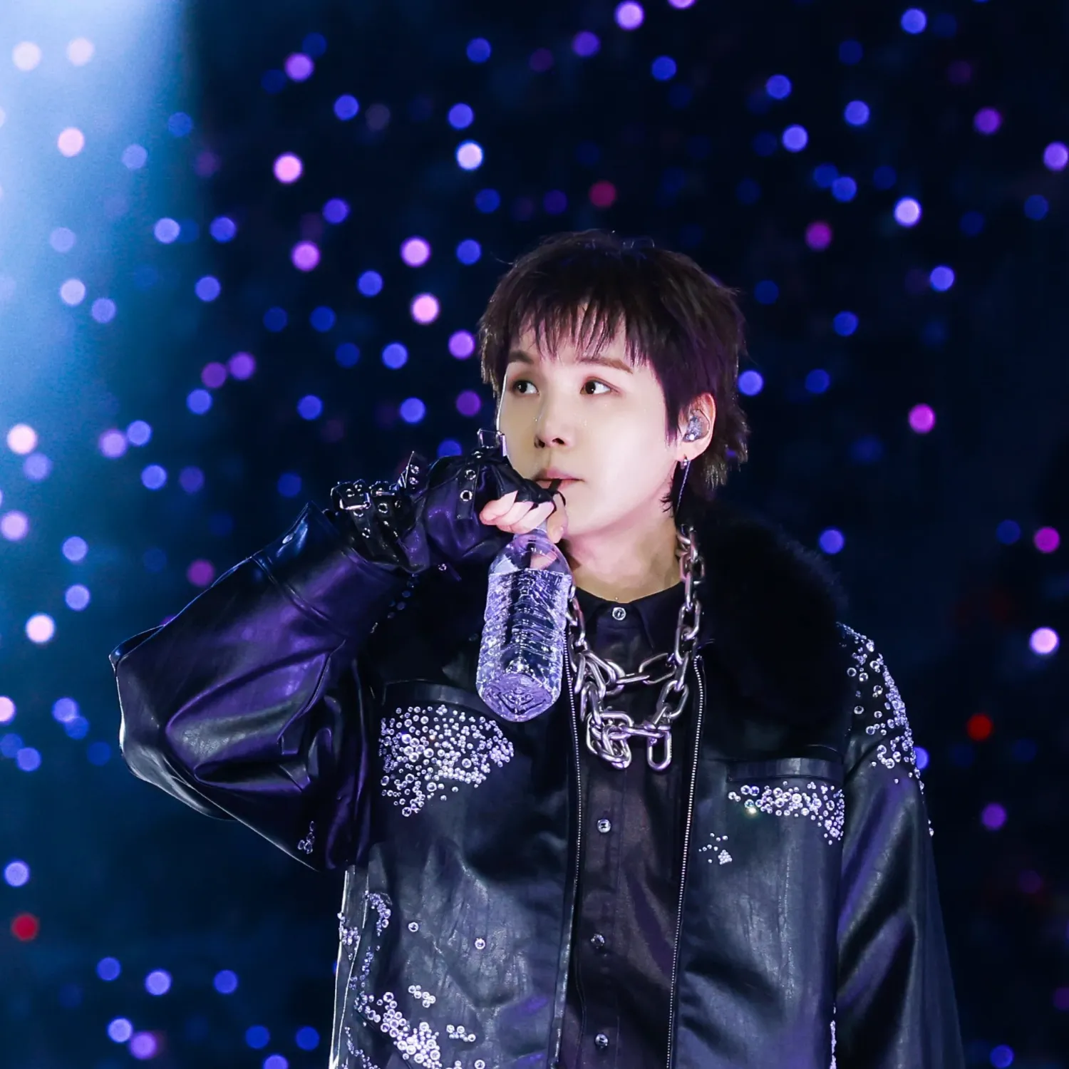 Foto aktivitas terbaru SUGA (BTS)