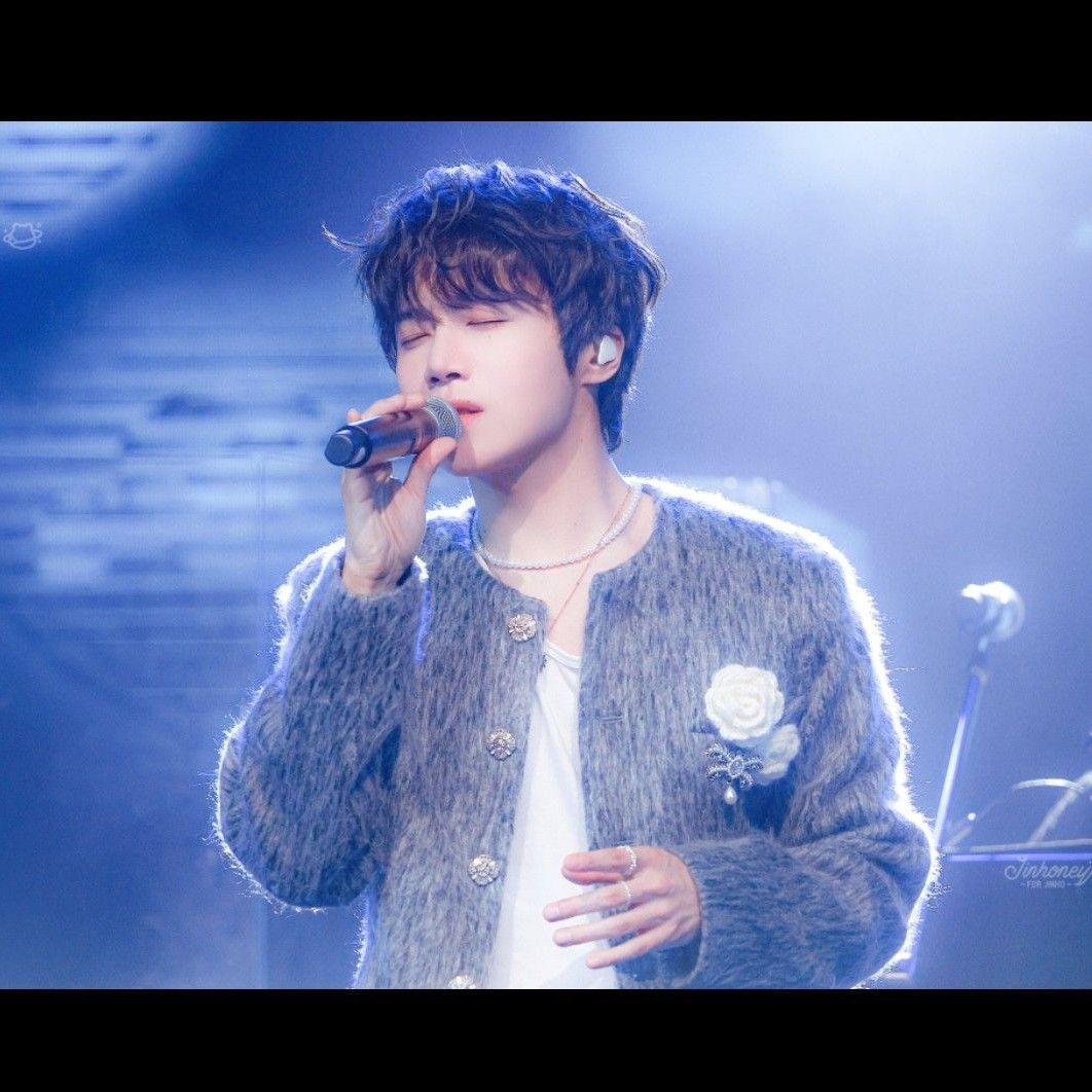 진호 (펜타곤)의 최신 사진