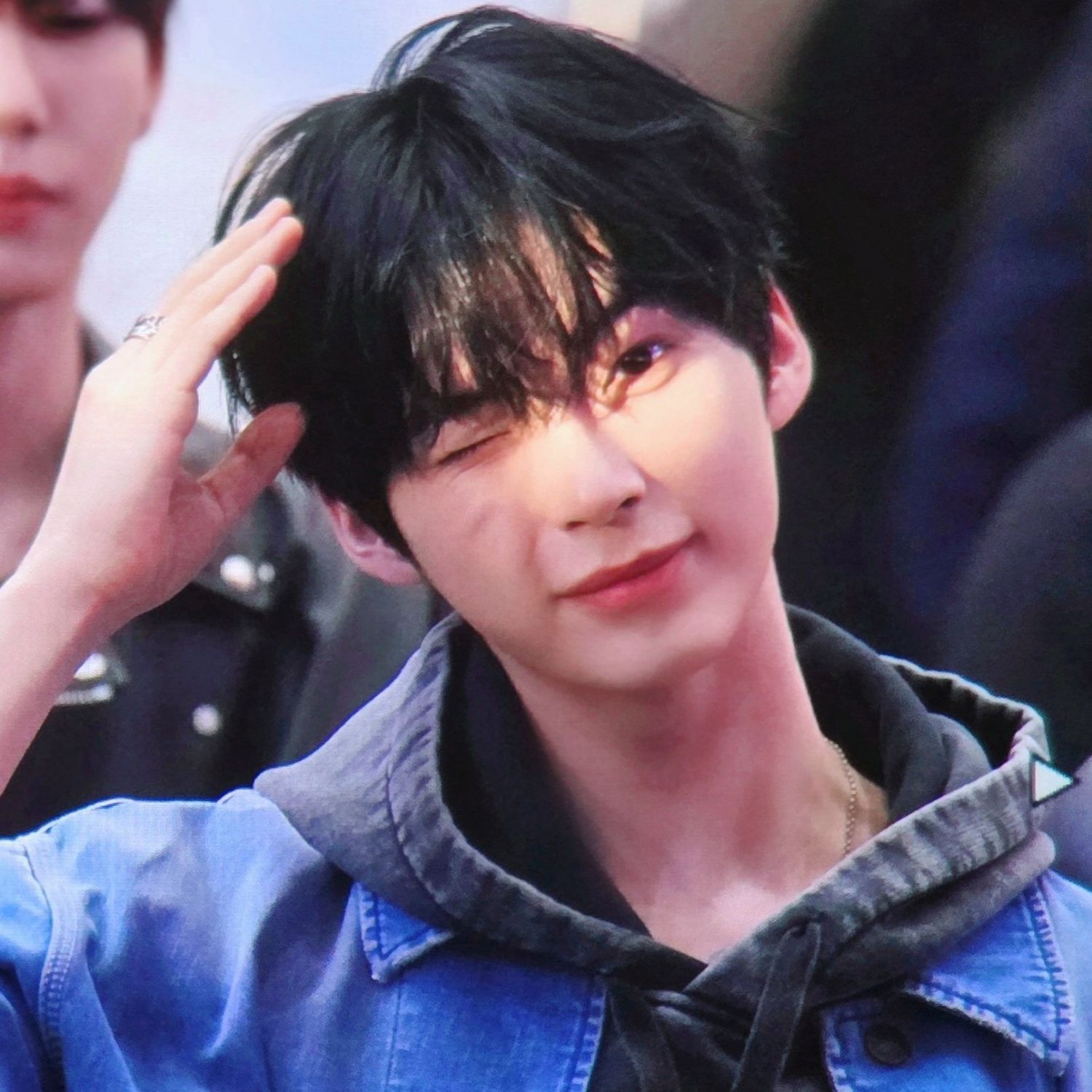 Behind-the-scenes cut of Sung Hanbin (ZEROBASEONE)