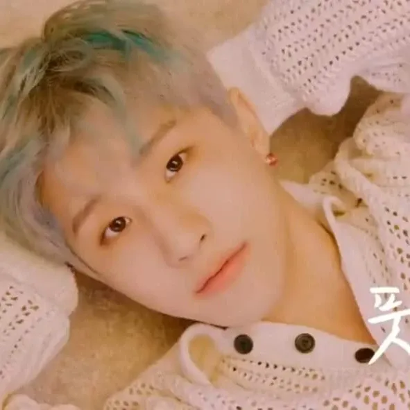 Latest photo of Jinjin (ASTRO)