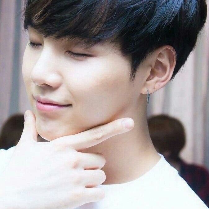 슈가 (방탄소년단)의 최신 사진