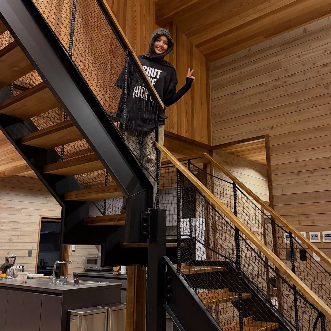 Foto aktivitas terbaru Lisa (BLACKPINK)