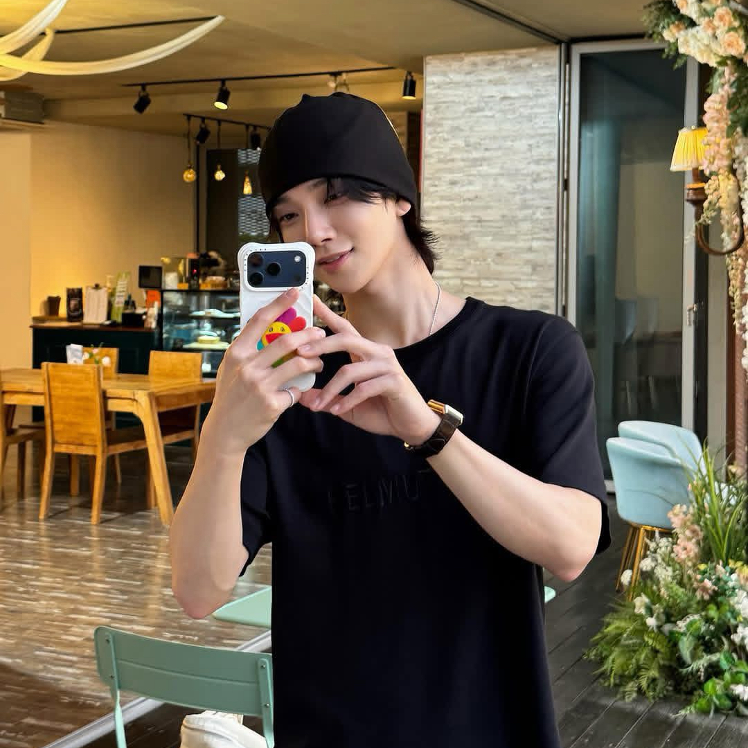Latest photo of Joshua (SEVENTEEN)
