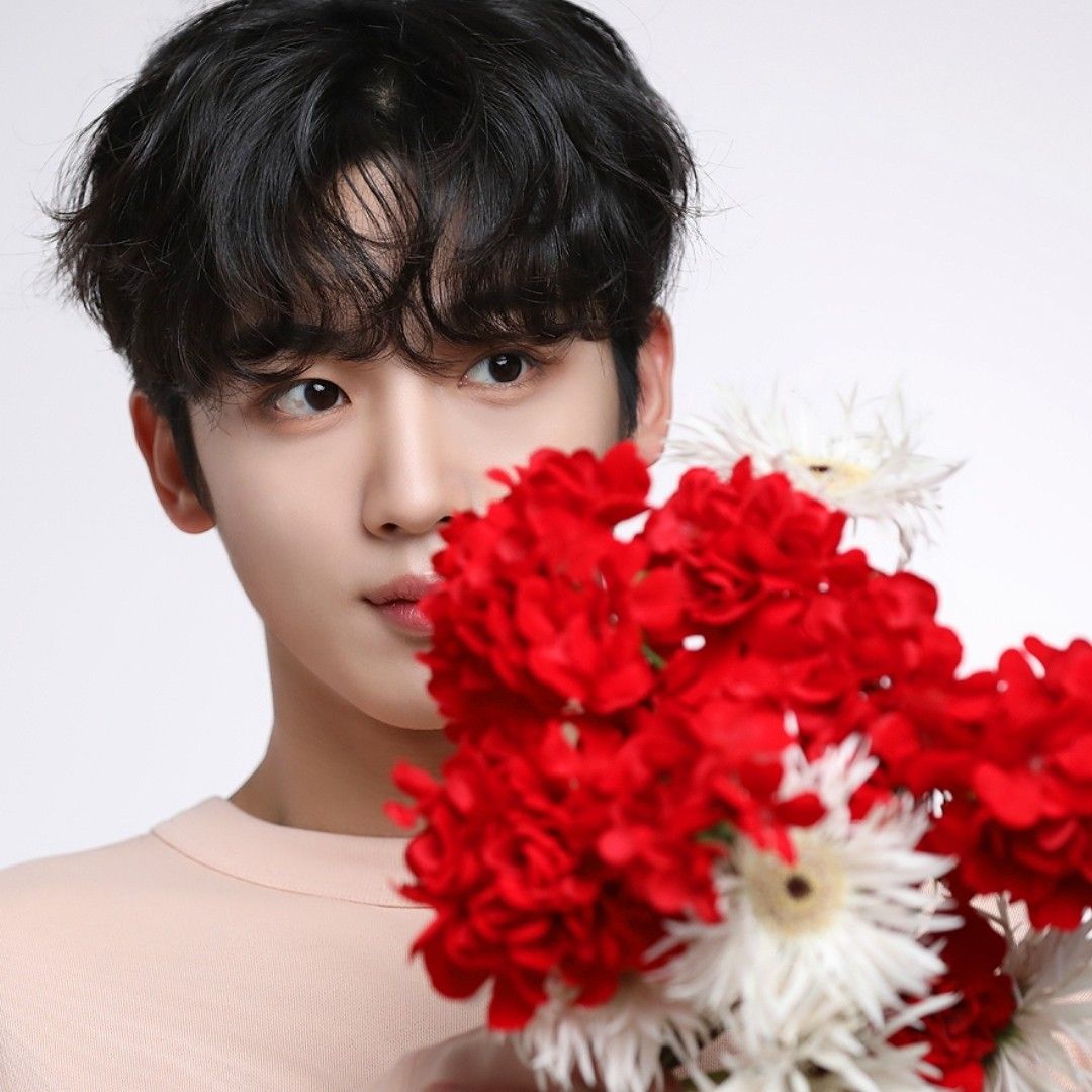 Behind-the-scenes cut of Kim Yohan (WEi)
