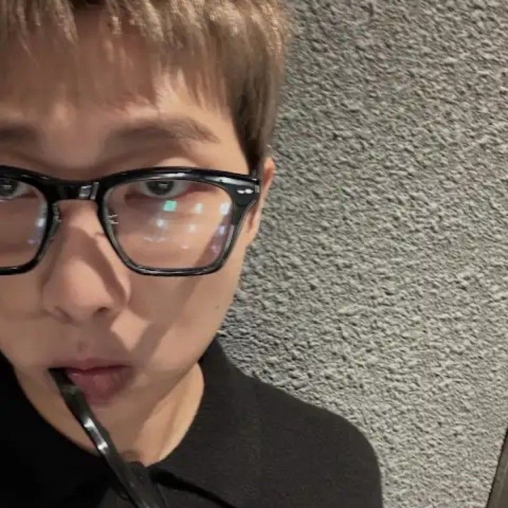 Behind-the-scenes cut of RM (BTS)