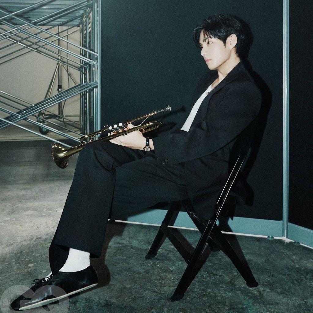 뷔 (방탄소년단)의 비하인드 컷