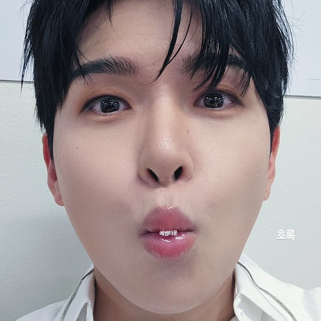 A moment captured by Ryeowook (Super Junior)'s fan