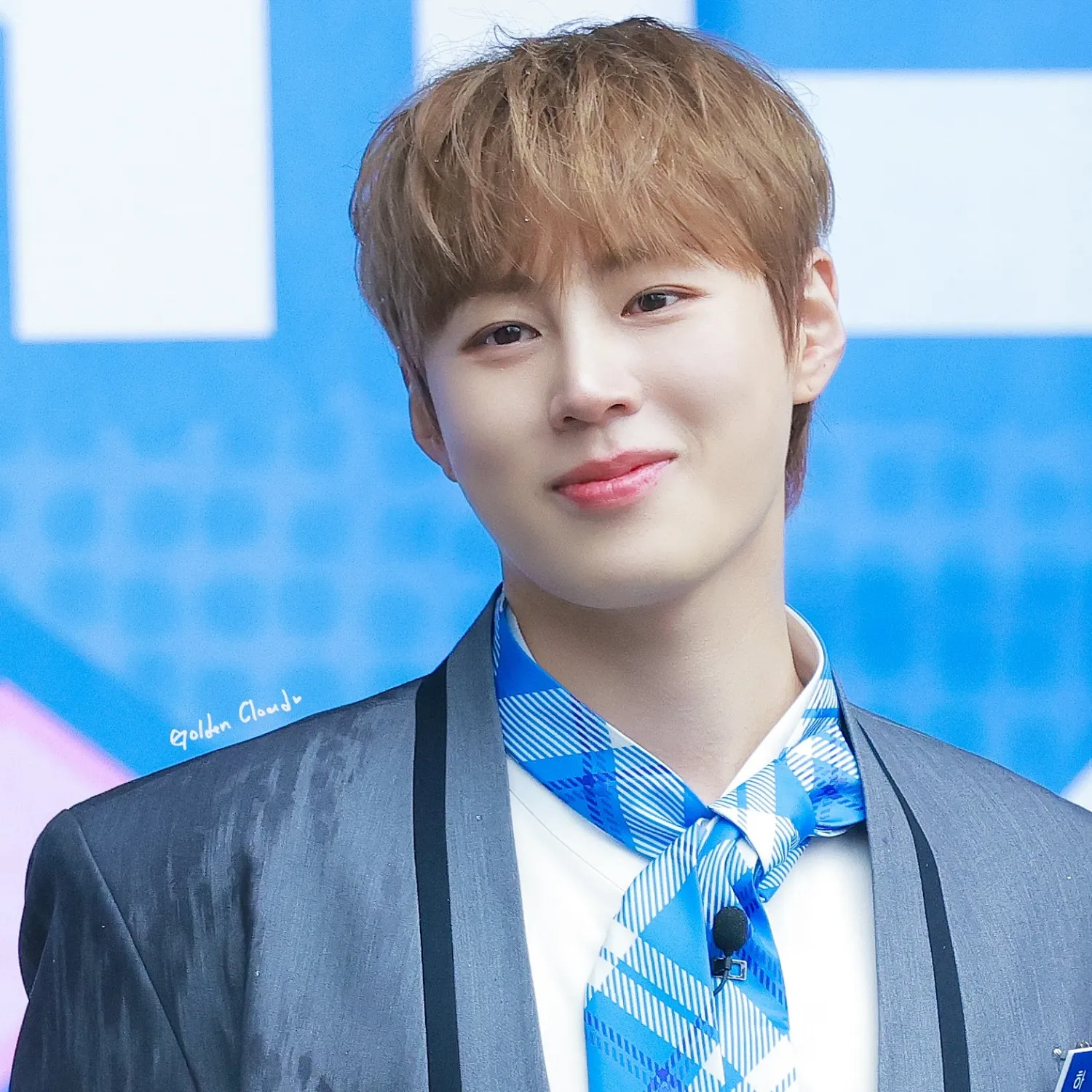 Foto aktivitas terbaru Ha Sungwoon