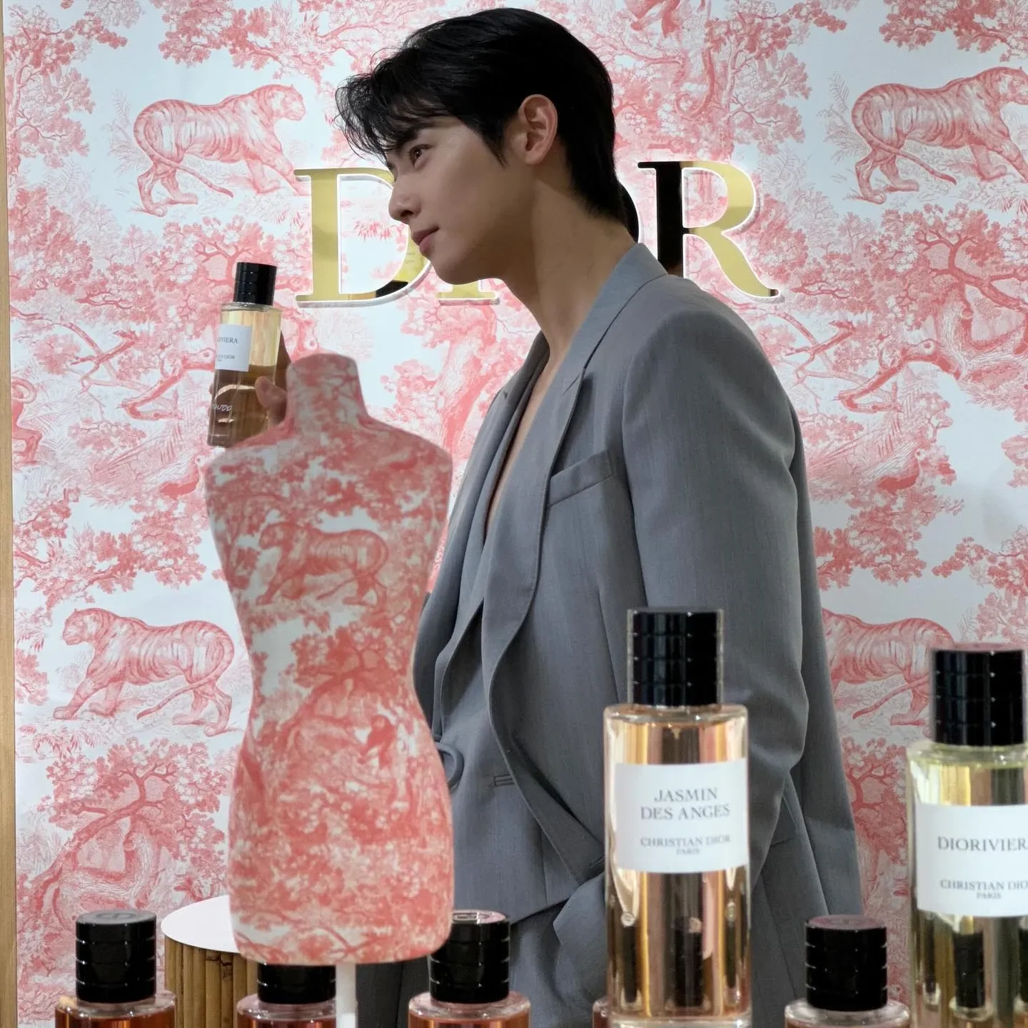 ASTROの最新写真