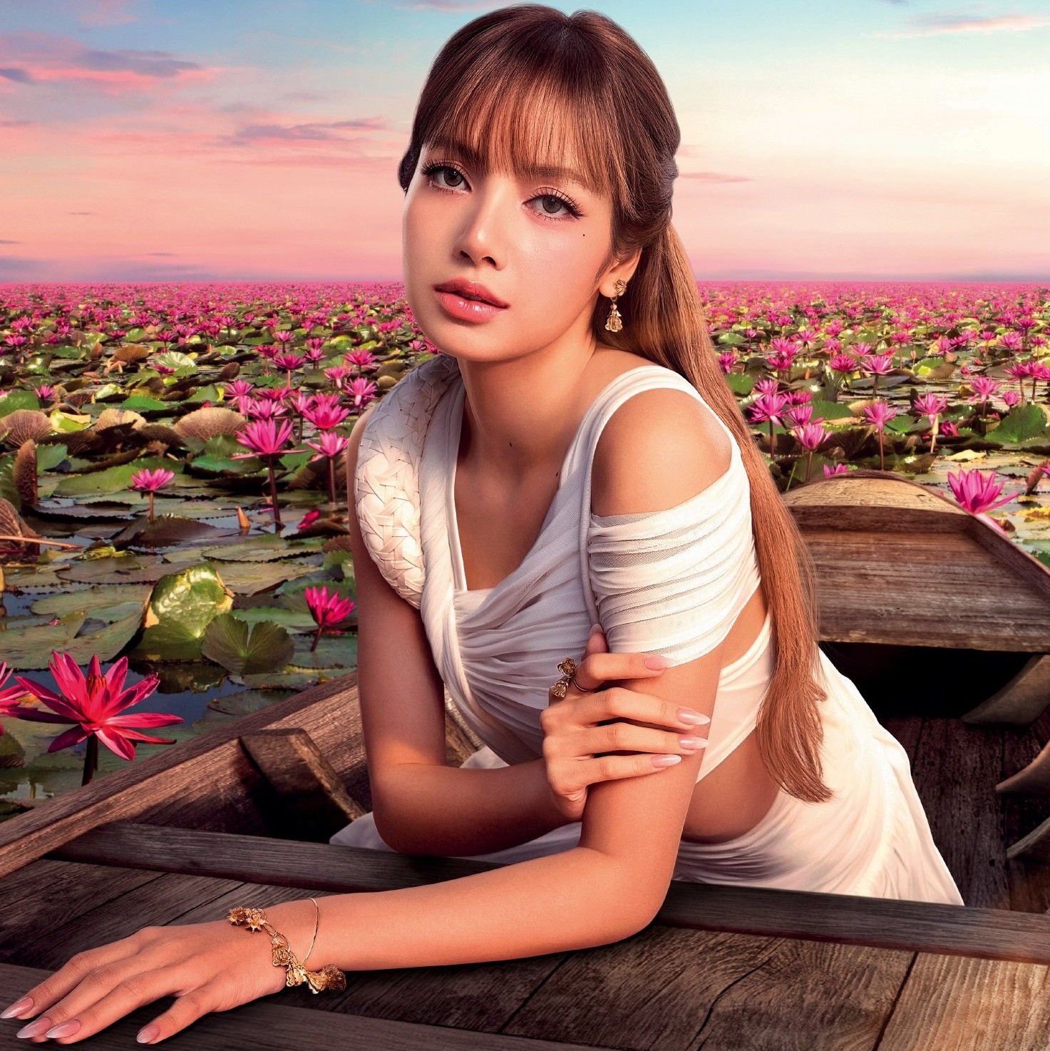 Behind-the-scenes cut of Lisa (BLACKPINK)