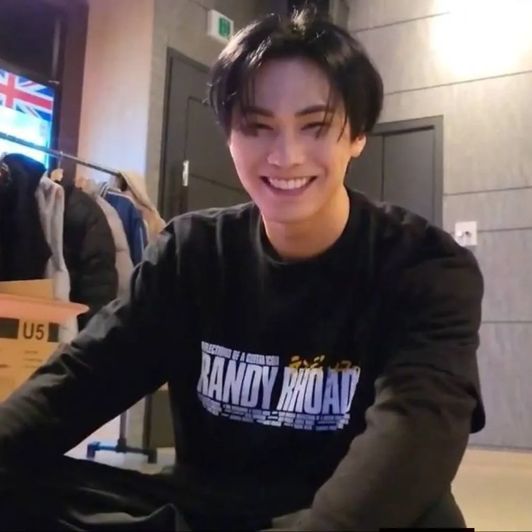 A moment captured by Rocky's fan