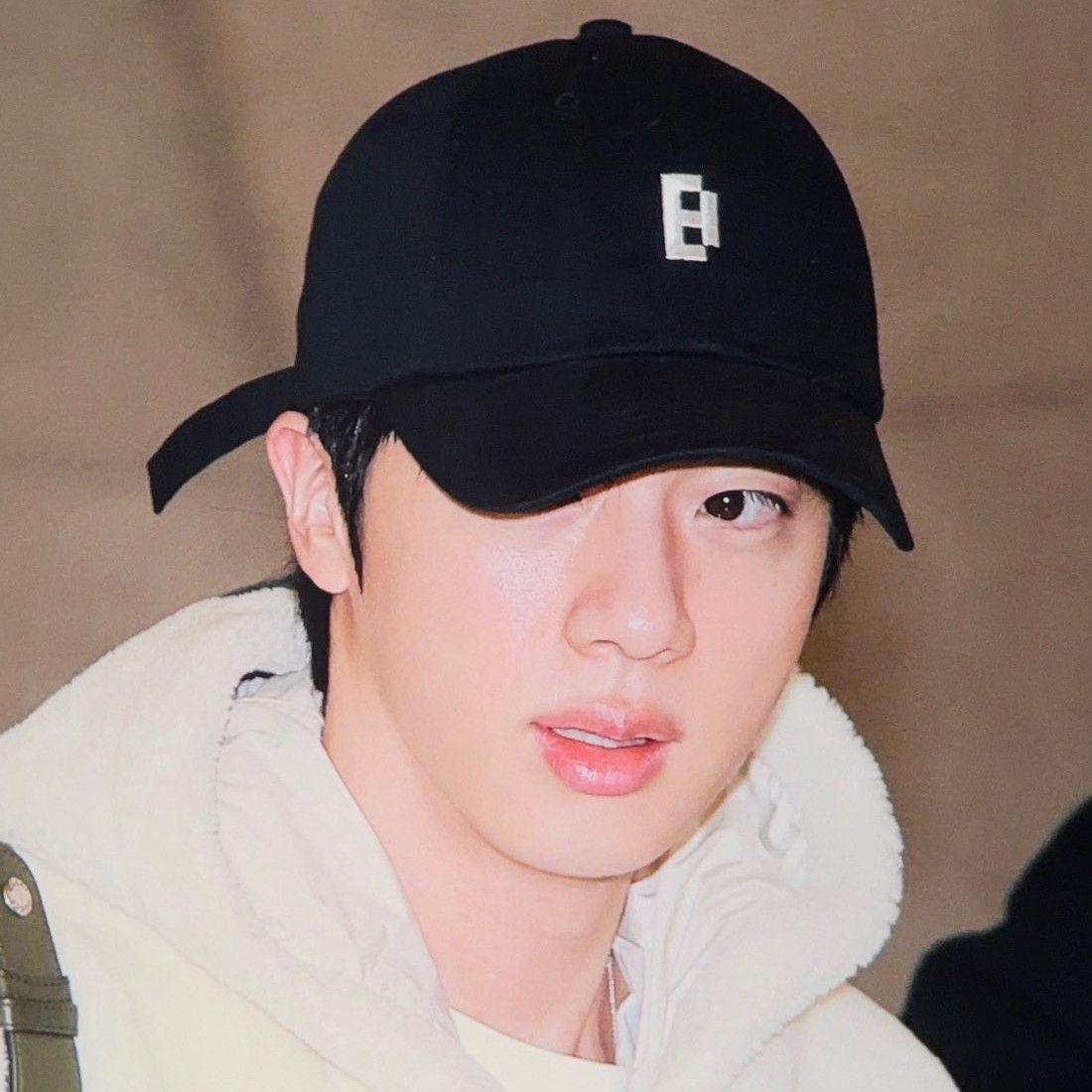 Momen yang diabadikan oleh penggemar Jin (BTS)