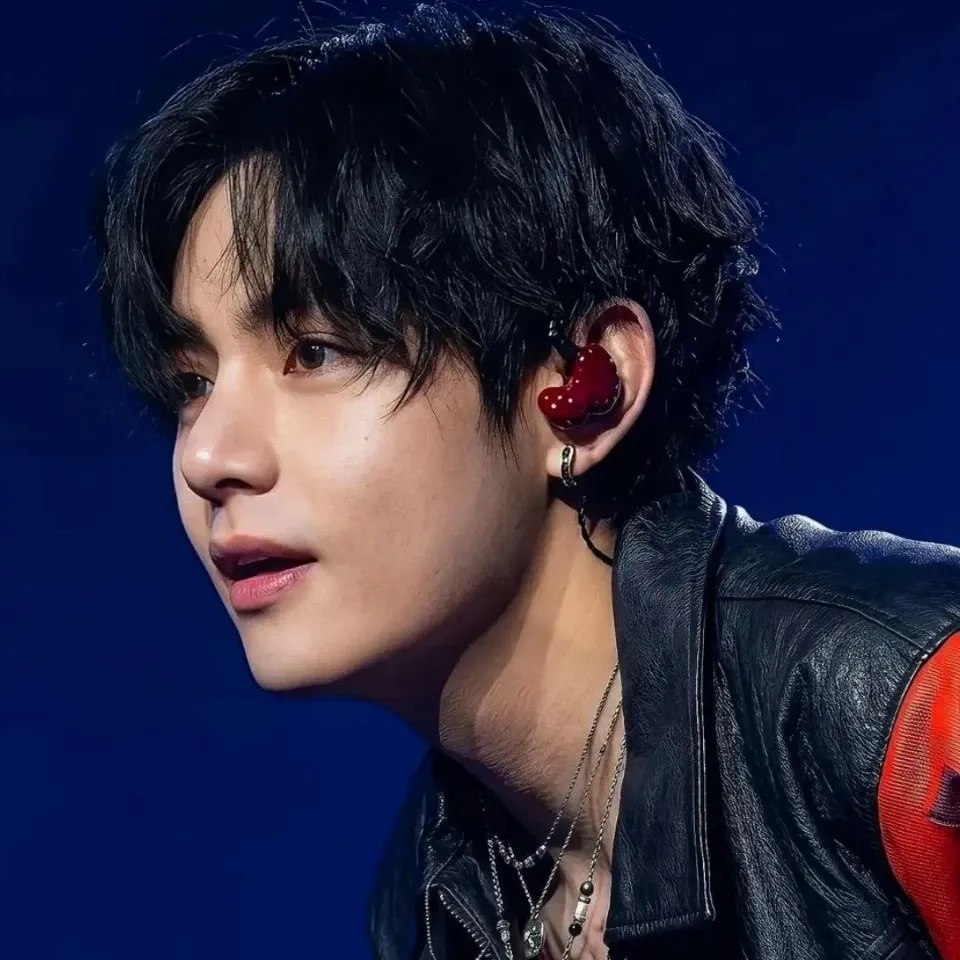 Recent activity shot of V (BTS)