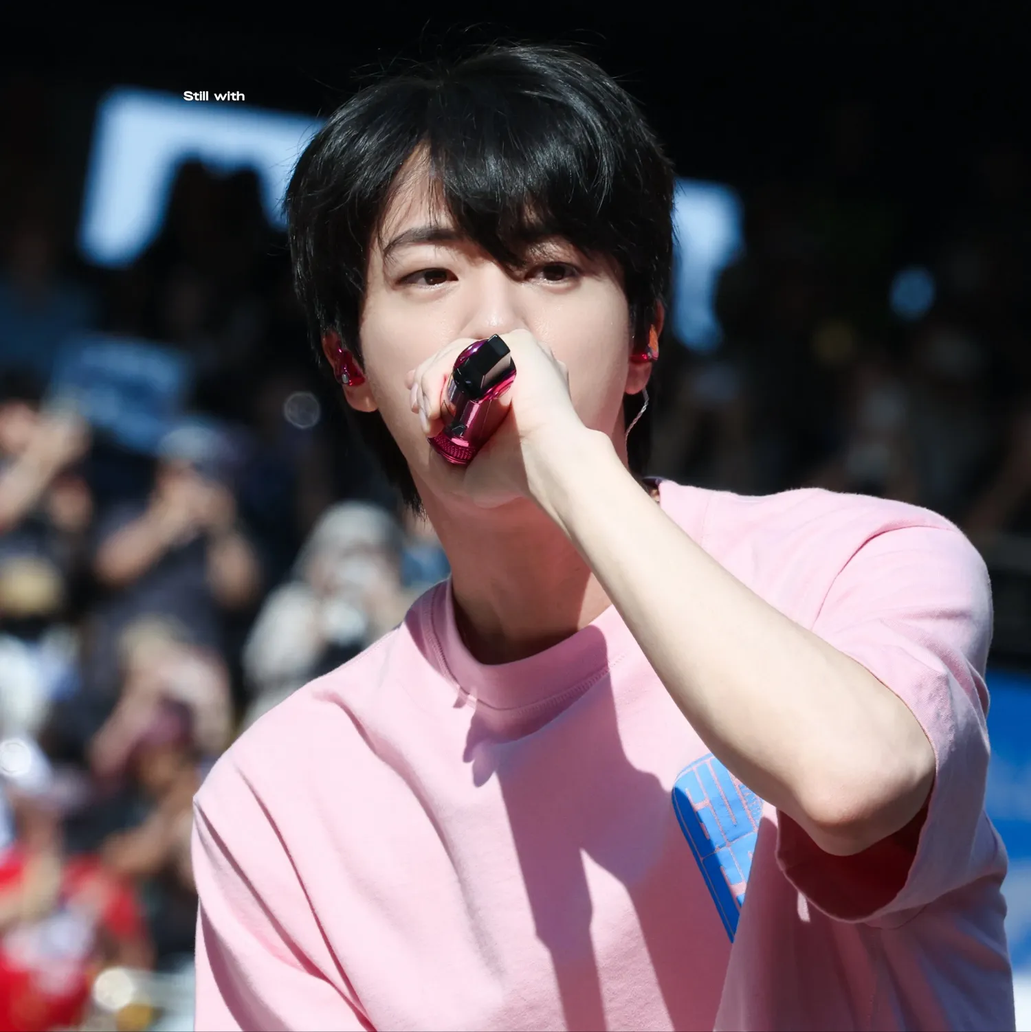 Momen yang diabadikan oleh penggemar Jin (BTS)