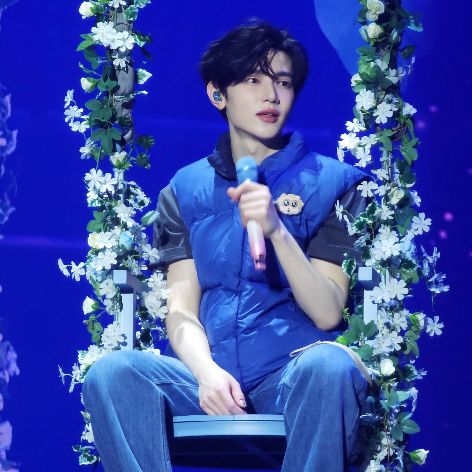 A moment captured by Zhang Hao's fan