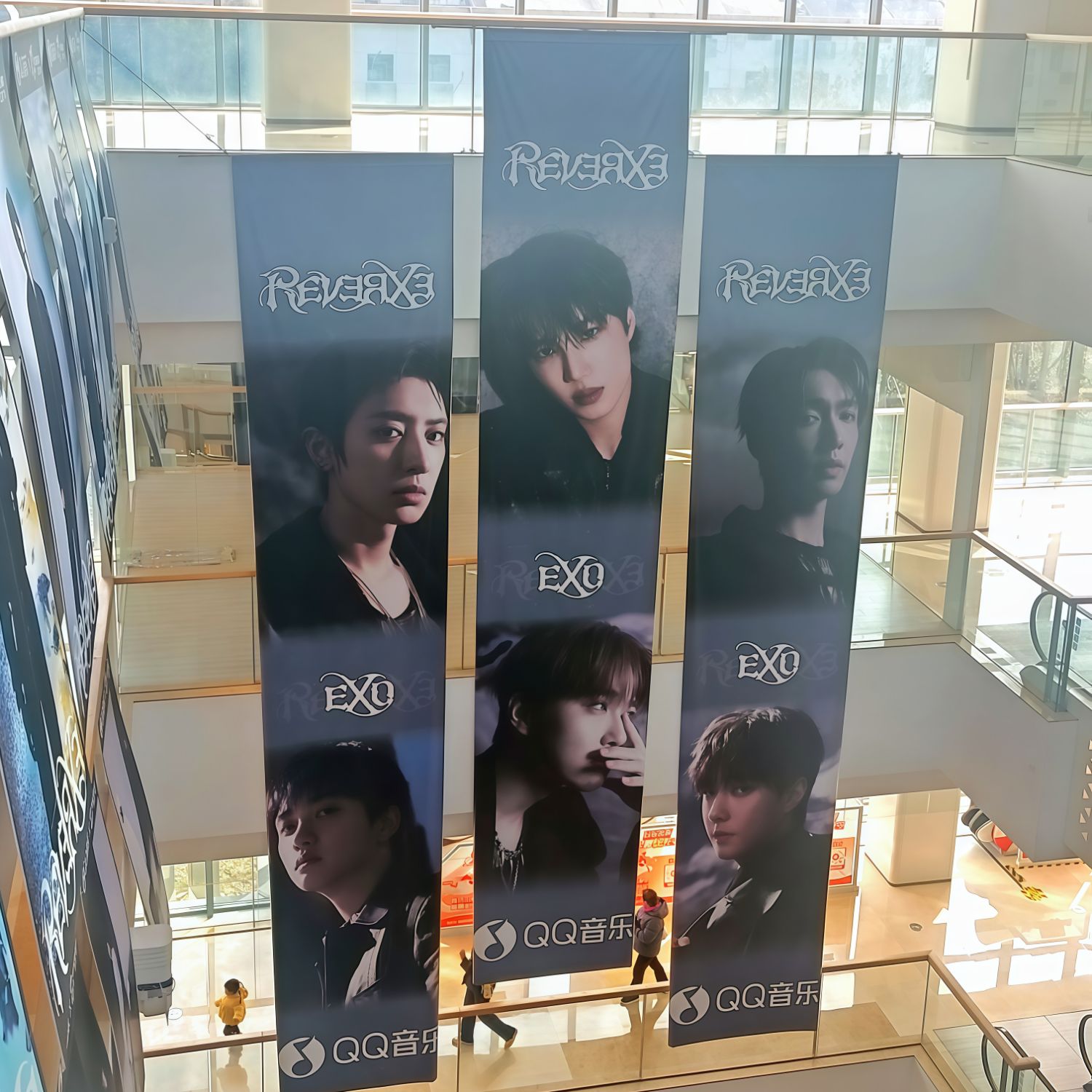 燦烈 (EXO)的最新照片