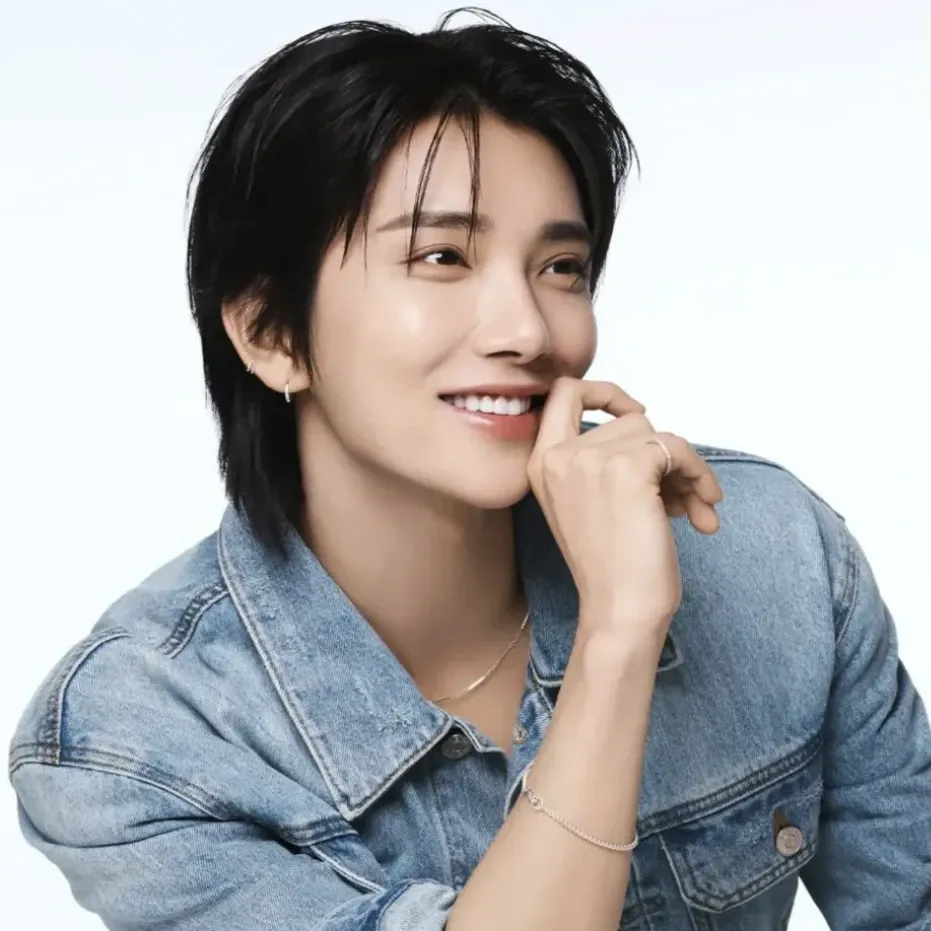 Recent activity shot of Joshua (SEVENTEEN)