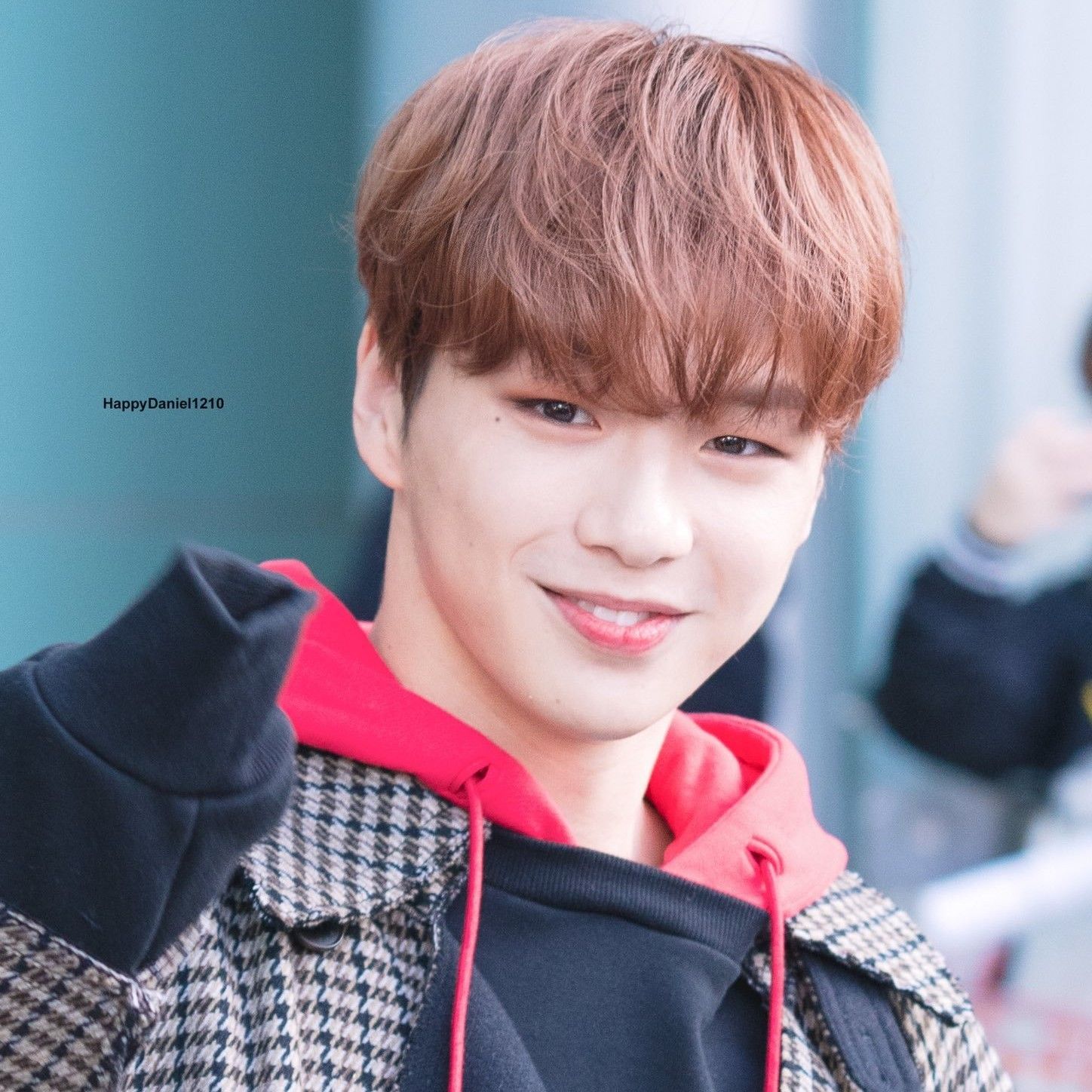 カン・ダニエルの舞台裏ショット