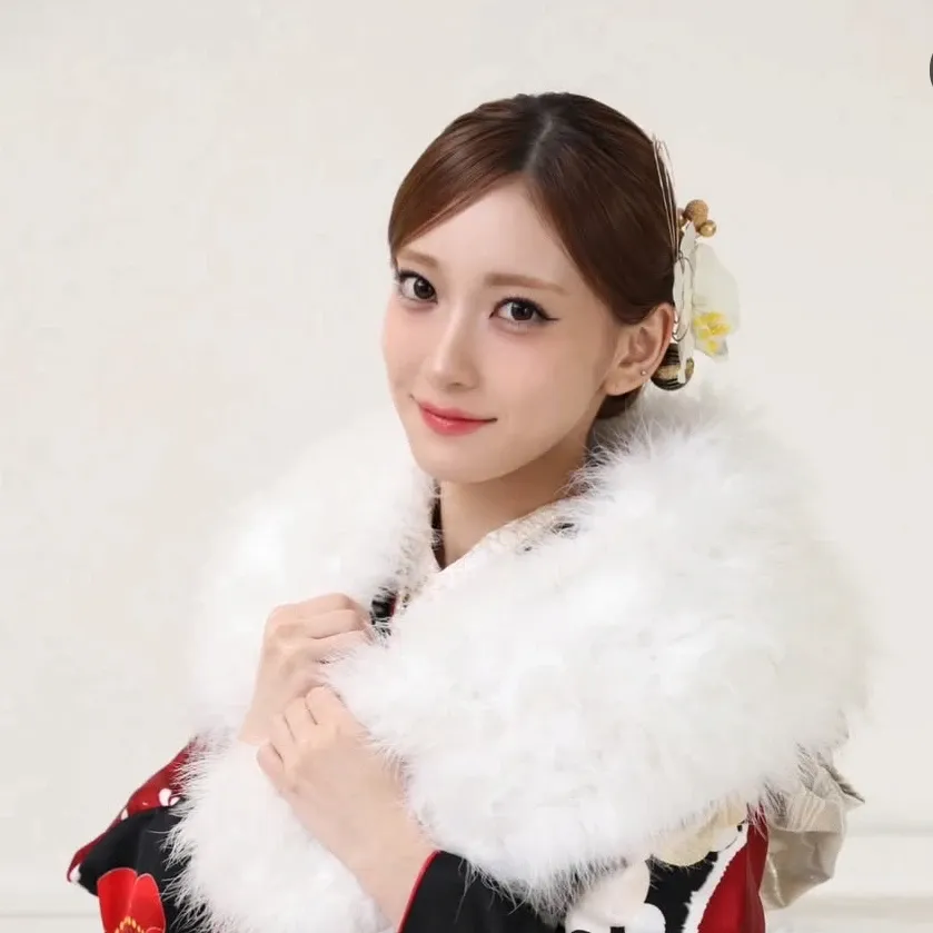 Behind-the-scenes cut of Aita Rin (IS:SUE)