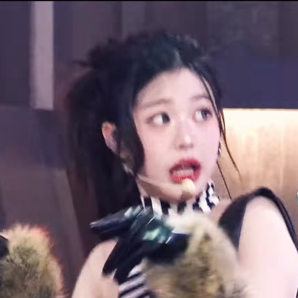 Latest photo of Jang Wonyoung (IVE)