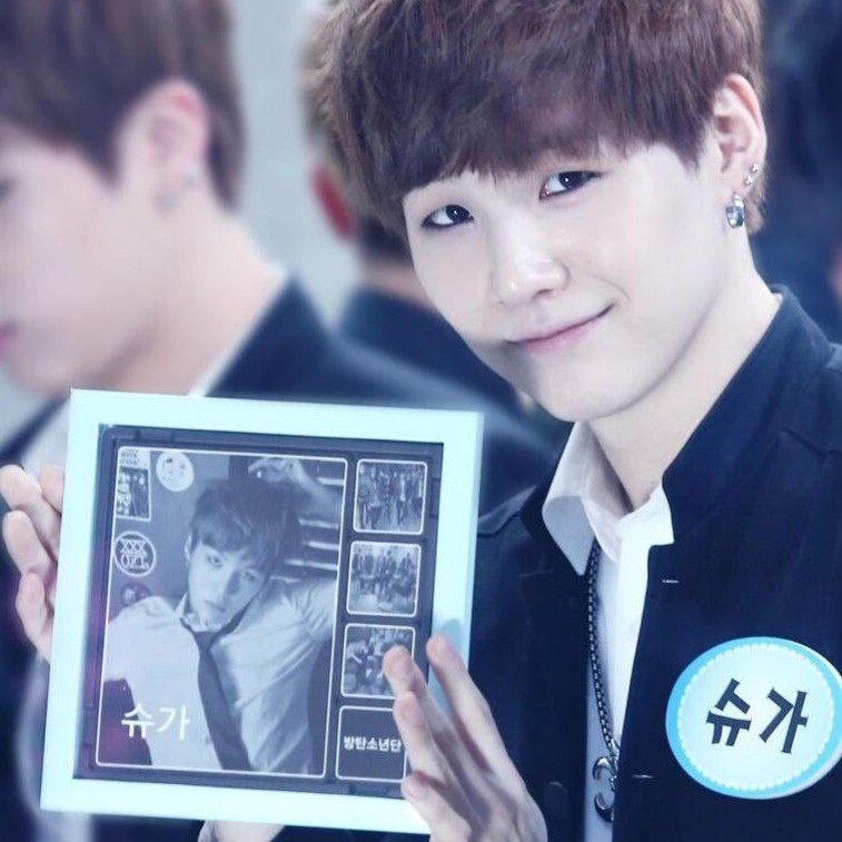 Latest photo of SUGA (BTS)