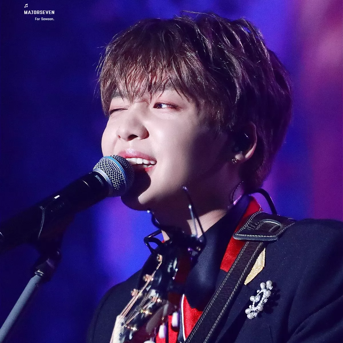A moment captured by Jeong Sewoon's fan