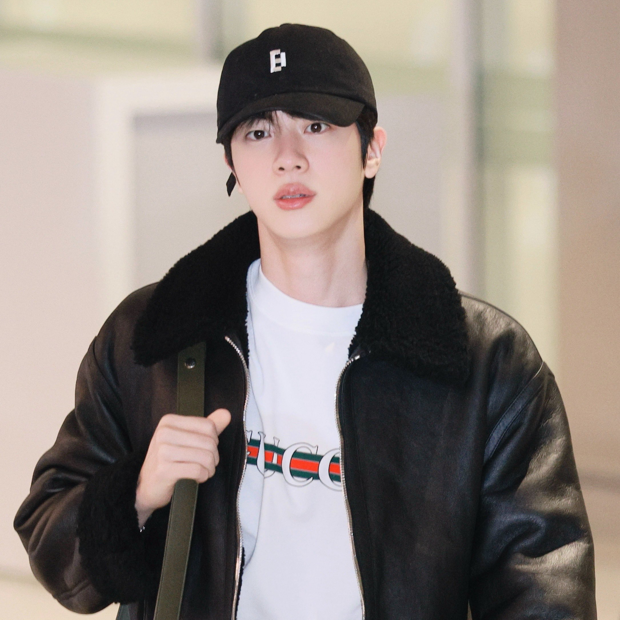 Foto aktivitas terbaru Jin (BTS)