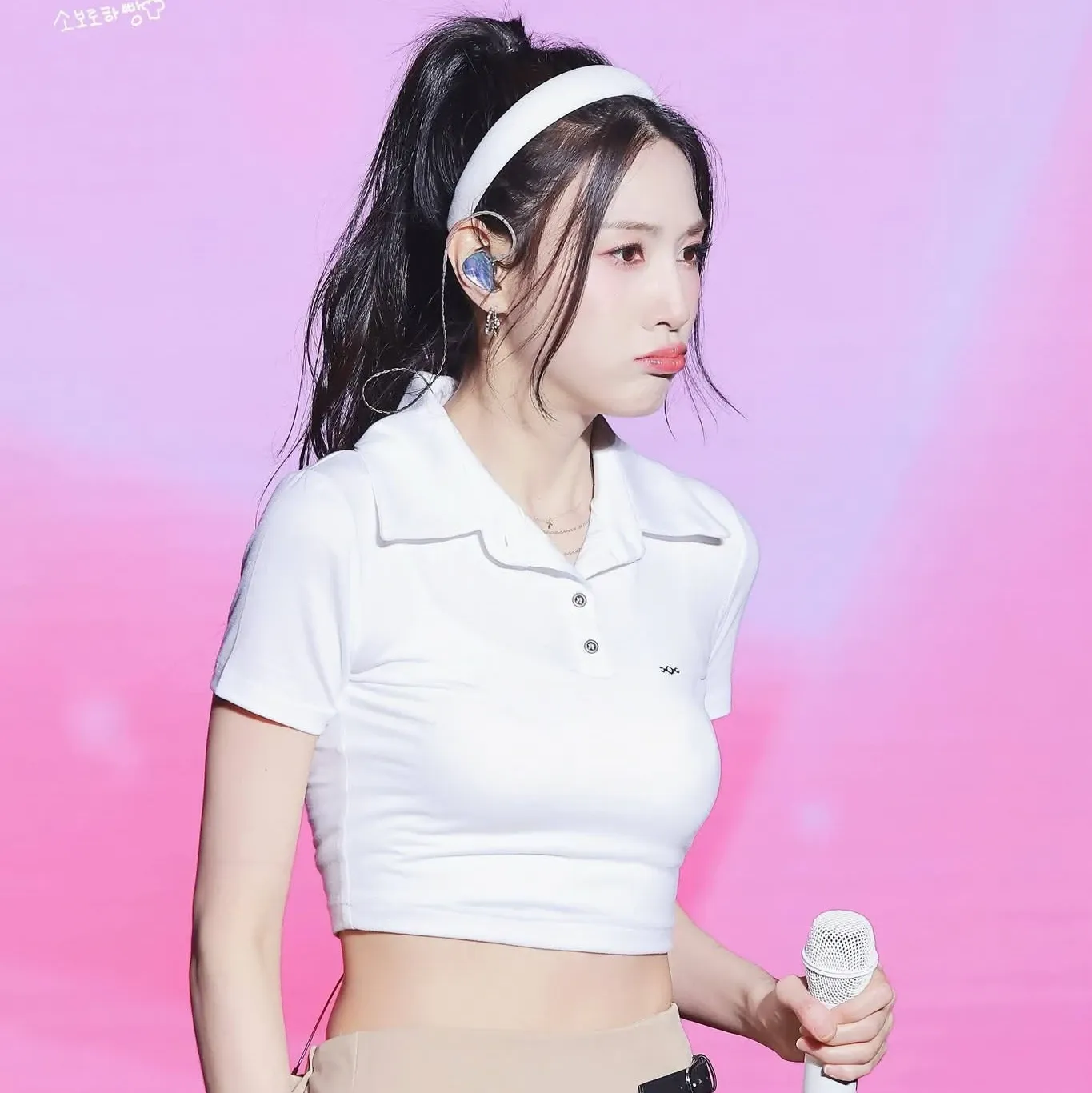 Recent activity shot of Oh Hayoung (Apink)