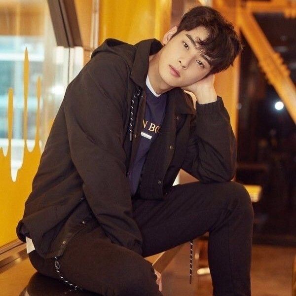 Recent activity shot of Eunwoo (ASTRO)