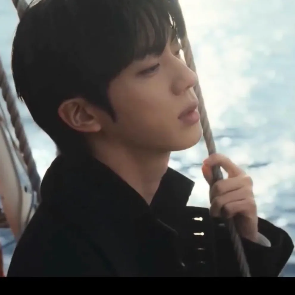 진 (방탄소년단) 최근 활동샷