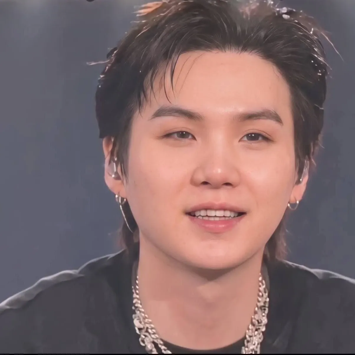 Potret di balik layar SUGA (BTS)