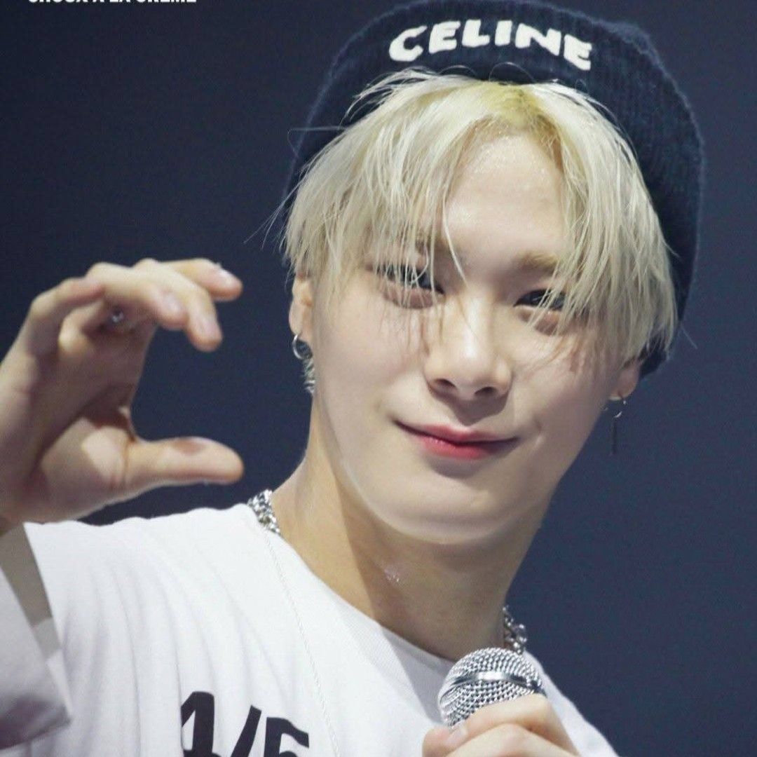 Behind-the-scenes cut of Moonbin (ASTRO)