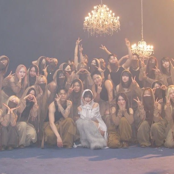 모모 (TWICE)의 비하인드 컷