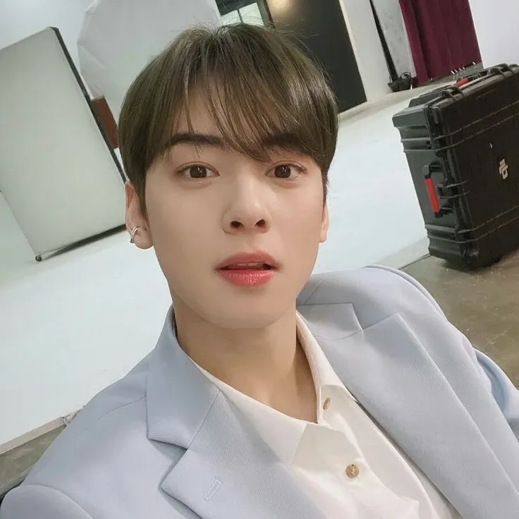 A moment captured by Eunwoo (ASTRO)'s fan