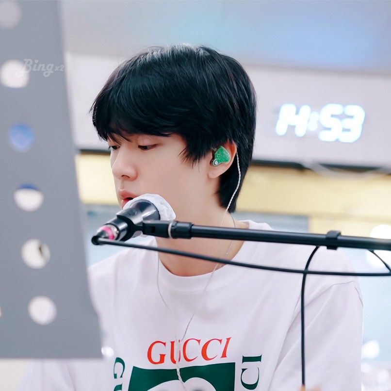 Behind-the-scenes cut of Jin (BTS)